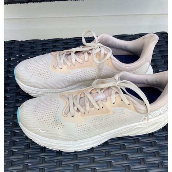 Hoka One One Shoes - Hoka Womens Arahi 7 Off White Running Shoe 11 Cream Color